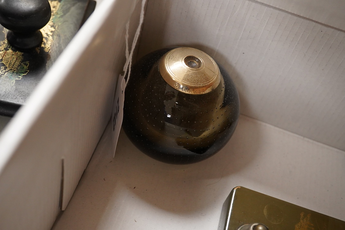 Fountain pen desk bases by Parker and sundry desk pens